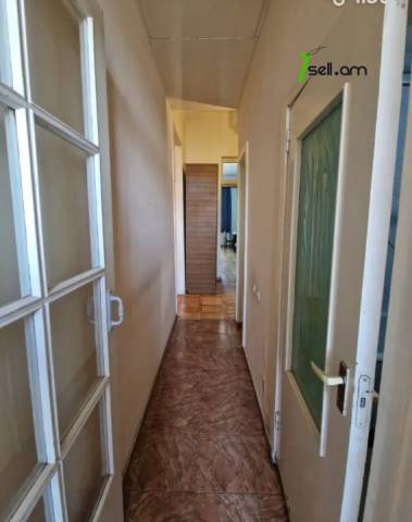 3 սենյականոց բնակարան Ազատության պողոտայում, 83 քմ, նախավերջին հարկ, բարձր առաստաղներ