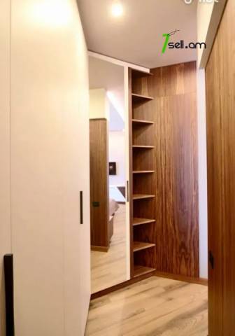 3 սենյականոց բնակարան Ազատության պողոտայում, 110 քմ, 2 սանհանգույց, բարձր առաստաղներ