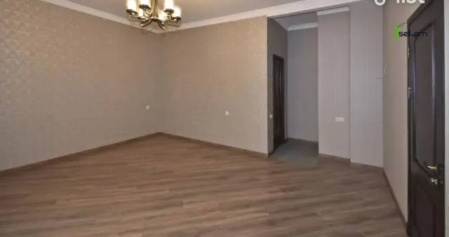 Երկու հարկանի քարե տուն Քաջազնունի փողոցում կենտրոնում, 600 ք.մ., 3+ սանհանգույց