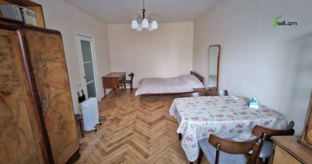 1 սենյականոց բնակարան Տերյան փողոցում, 37 ք.մ., նախավերջին հարկ, եվրովերանորոգված, քարե շենք