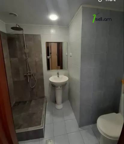 4 սենյականոց բնակարան Դրոյի փողոցում, 75 ք.մ., 9/13 հարկ, կապիտալ վերանորոգված