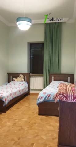 Երկու հարկանի քարե տուն Գաջեգործների փողոցում Էրեբունիում, 120 քմ, կապիտալ վերանորոգված