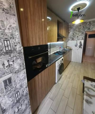 3 սենյականոց բնակարան Ռայնիսի փողոցում, 70 ք.մ., նախավերջին հարկ, կապիտալ վերանորոգված