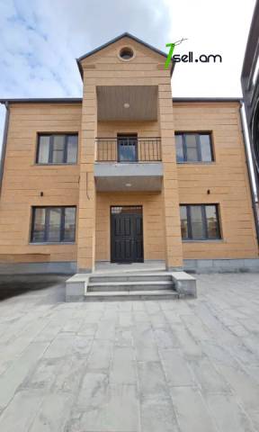 Երկու հարկանի քարե տուն Սամվել Գևորգյան փողոցում Դավթաշենում, 620 քմ, 2 սանհանգույց