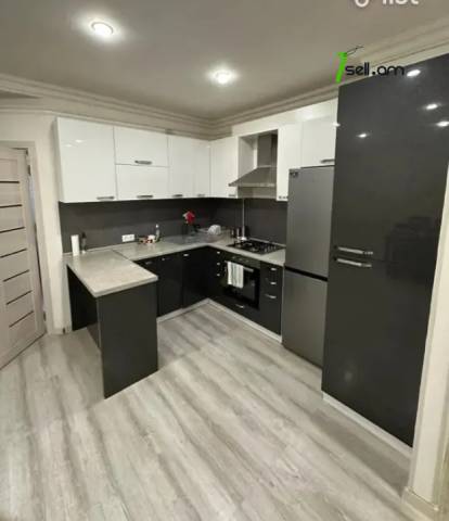 3 սենյականոց բնակարան Վրացական փողոցում, 68 ք.մ., 3/7 հարկ, կապիտալ վերանորոգված, քարե շենք