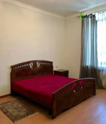 4 սենյականոց բնակարան Մեսրոպ Մաշտոցի պողոտայում, 120 քմ, 2/5 հարկ, բարձր առաստաղներ