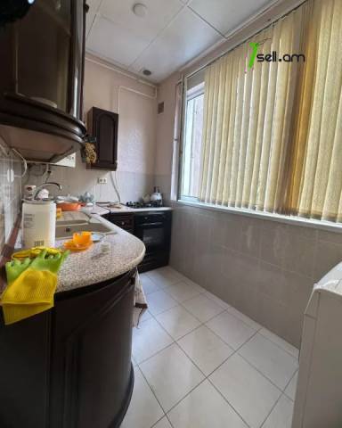 2 սենյականոց բնակարան Վարդանանց փողոցում, 62 ք.մ., բարձր առաստաղներ, 3/5 հարկ, կապիտալ վերանորոգված