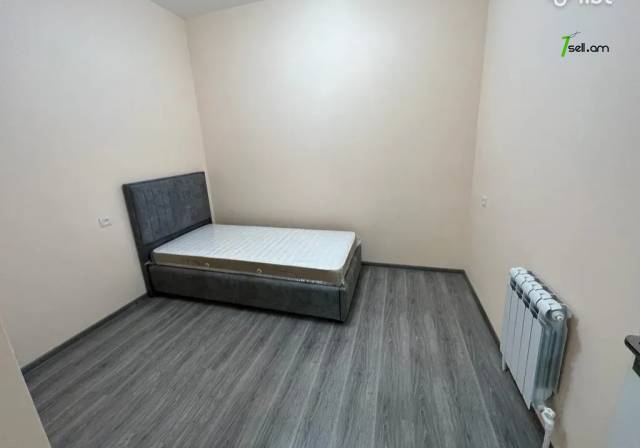 3 սենյականոց բնակարան նորակառույց շենքում Գրիբոյեդով փողոցում, 70 ք.մ., բարձր առաստաղներ, 12/16 հարկ