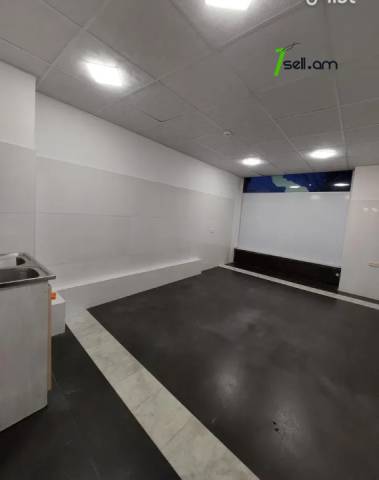 Բազմաֆունկցիոնալ գույք Արցախի պողոտայում կենտրոնում, 400 ք.մ.