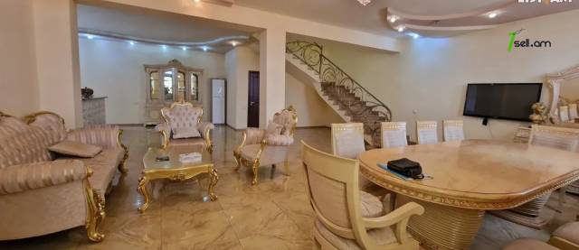 Երկու հարկանի քարե տուն, Նազարբեկյան թաղամաս Աջափնյակում, 740 ք.մ., 2 սանհանգույց