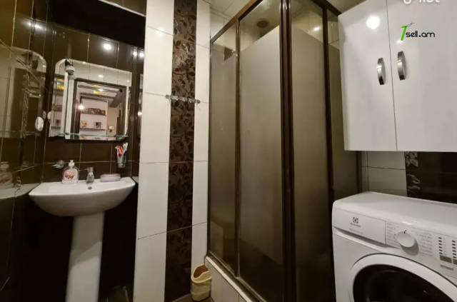 4 սենյականոց բնակարան Պուշկինի փողոցում, 98 ք.մ., 3/10 հարկ, կապիտալ վերանորոգված