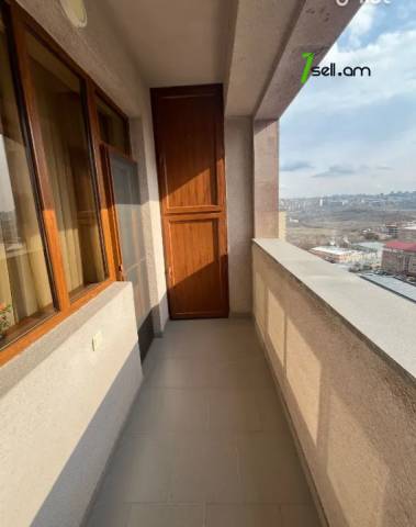 3 սենյականոց բնակարան նորակառույց շենքում Ծարավ աղբյուրի փողոցում, 101 ք.մ., 9/16 հարկ