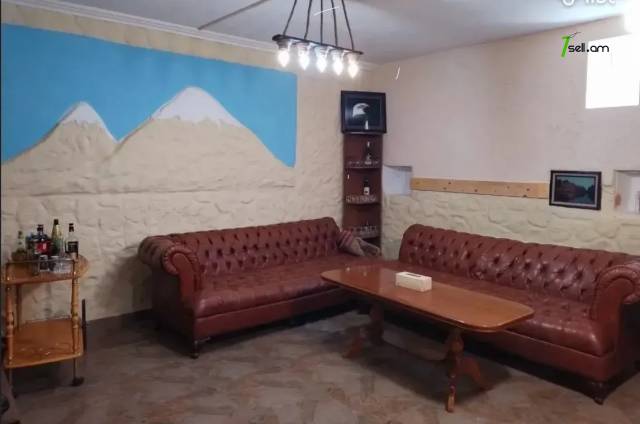 Երկու հարկանի քարե տուն 1-ին փողոցում Նուռնուսում, 120 ք.մ., 2 սանհանգույց, եվրովերանորոգված