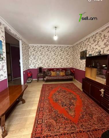 3 սենյականոց բնակարան, 16 թաղամաս, 78 ք.մ., 12/16 հարկ, կապիտալ վերանորոգված