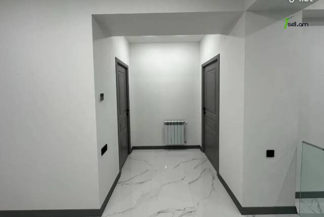 4 սենյականոց բնակարան նորակառույց շենքում, Ներսիսյան փողոցի փակուղի, 200 քմ, նախավերջին հարկ