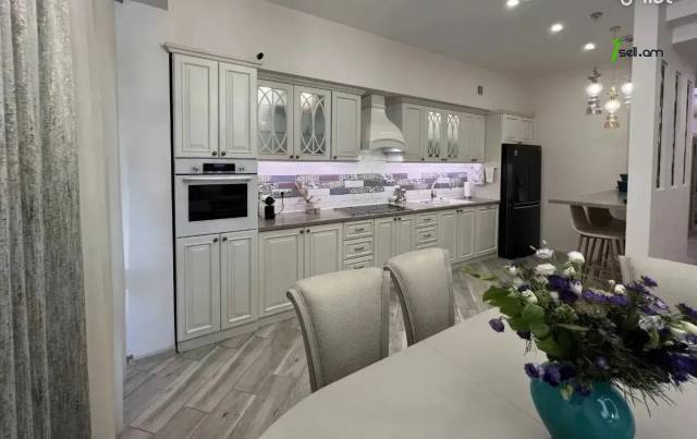 4 սենյականոց բնակարան նորակառույց շենքում Ադոնցի փողոցում, 120 քմ, 2/8 հարկ, 2 սանհանգույց