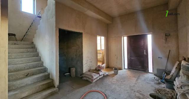 Երեք հարկանի քարե տուն Խաչատուր Աբովյանի 21-րդ փողոցում Առինջում, 1360 ք.մ., 3+ սանհանգույց