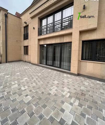 Երկու հարկանի թաունհաուզ Վերին Անտառային փողոցում կենտրոնում, 250 ք.մ., 3+ սանհանգույց