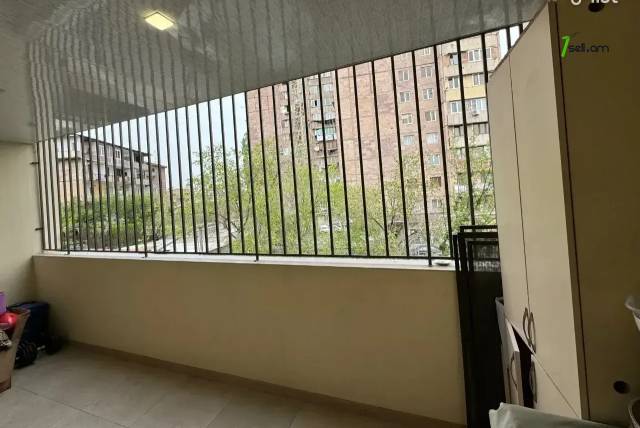 3 սենյականոց բնակարան Ռուբինյանց փողոցում, 78 քմ, 2/5 հարկ, կապիտալ վերանորոգված, քարե շենք