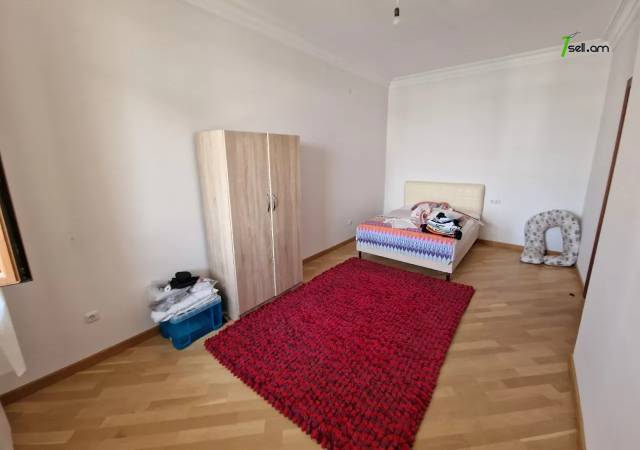 Երկու հարկանի քարե տուն Նոր Նորքում, 1000 ք.մ., 3+ սանհանգույց, կապիտալ վերանորոգված