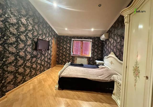 5 սենյականոց բնակարան Մհեր Մկրտչյան փողոցում, 210 քմ, նախավերջին հարկ, 2 սանհանգույց