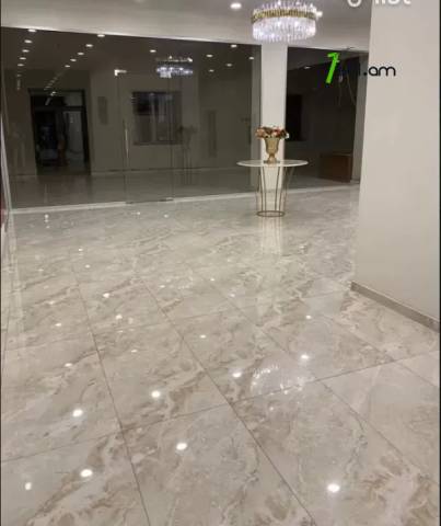 3 սենյականոց բնակարան նորակառույց շենքում կենտրոնում, 131 ք.մ., 5/14 հարկ, 2 սանհանգույց