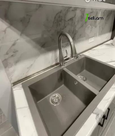 2 սենյականոց բնակարան Մաշտոցի պողոտայում, 60 ք.մ., նախավերջին հարկ, բարձր առաստաղներ