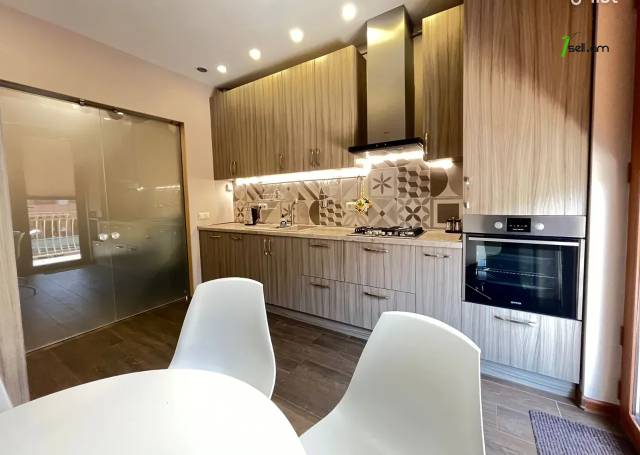 4 սենյականոց բնակարան նորակառույց շենքում Լվովյան փողոցում, 116 քմ, 3/8 հարկ, 2 սանհանգույց