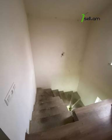 Երկու հարկանի տուն Վահան Տերյանի փողոցում Ավանում, 222 ք.մ., 2 սանհանգույց, կապիտալ վերանորոգված