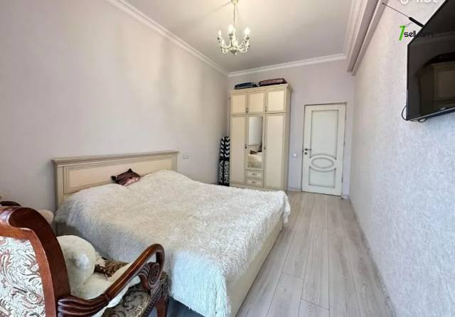 Ընդարձակ 3 սենյականոց բնակարան նորակառույց շենքում, Ծիծեռնակաբերդի խճուղի, 183 քմ, 7/12 հարկ