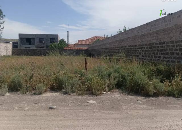 Հողատարածք բնակելի շինությունների համար Առինջում, 800 ք.մ.