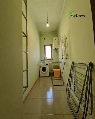 Երկու հարկանի քարե տուն Մելքումովի փողոցում Դավիթաշենում, 600 ք.մ., 3+ սանհանգույց, եվրովերանորոգված