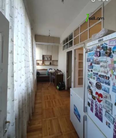 3 սենյականոց բնակարան Կոմիտասի պողոտայում, 78 ք.մ., 4/7 հարկ, կապիտալ վերանորոգված, քարե շենք