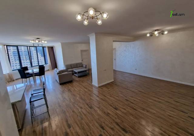 3 սենյականոց բնակարան նորակառույց շենքում Տերյան փողոցում, 130 ք.մ., 2 սանհանգույց, բարձր առաստաղներ