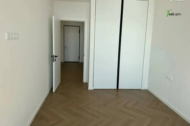 4 սենյականոց բնակարան նորակառույց շենքում Կարապետ Ուլնեցու փողոցում, 133 ք.մ., 9/16 հարկ