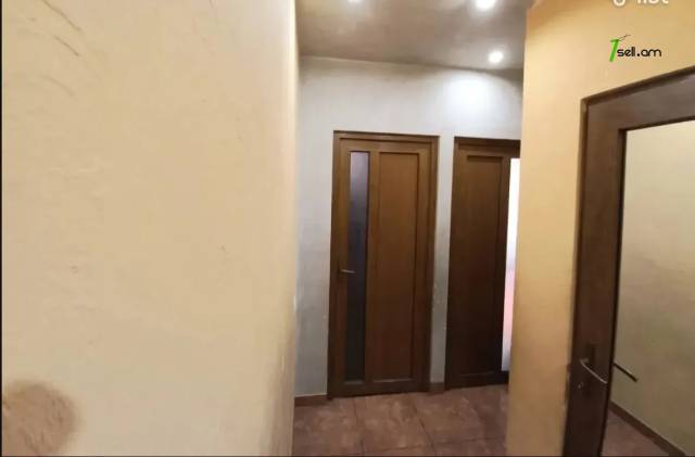 3 սենյականոց բնակարան նորակառույց շենքում Լենինգրադյան փողոցում, 85 ք.մ., եվրովերանորոգված