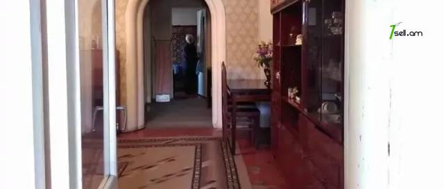 Մեկ հարկանի քարե տուն Արտաշես Շահինյան փողոցում Ավանում, 220 ք.մ., մասնակի վերանորոգում