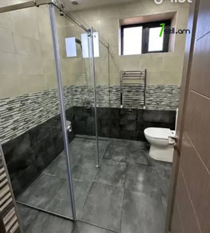 Երկու հարկանի քարե տուն Ալմաթիի փողոցում Ավանում, 350 ք.մ., 3+ սանհանգույց, կապիտալ վերանորոգված