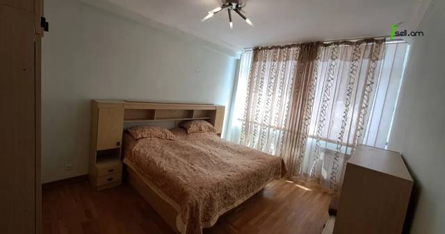 3 սենյականոց բնակարան Երվանդ Քոչարի փողոցում, 100 ք.մ., 7/10 հարկ, կոսմետիկ վերանորոգում