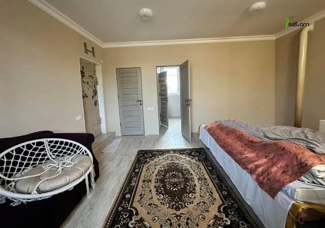 Երկու հարկանի քարե տուն 19-րդ փողոցում Շենգավիթում, 500 քմ, 2 սանհանգույց, կապիտալ վերանորոգված