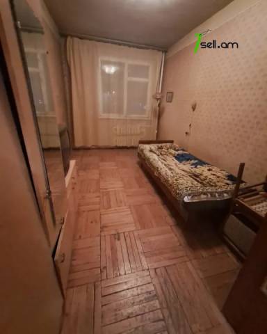 4 սենյականոց բնակարան Երվանդ Քոչարի փողոցում, 104 ք.մ., մի քանի պատշգամբ, նախավերջին հարկ