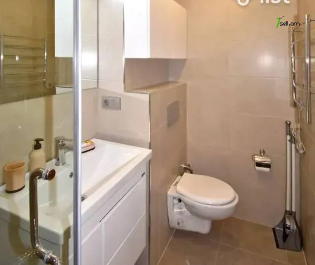 2 սենյականոց բնակարան նորակառույց շենքում Եզնիկ Կողբացու փողոցում, 40 ք.մ., բարձր առաստաղներ
