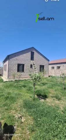 Մեկ հարկանի տուն 22-րդ փողոցում Առինջում, 120 քմ, 2 սանհանգույց, կապիտալ վերանորոգված