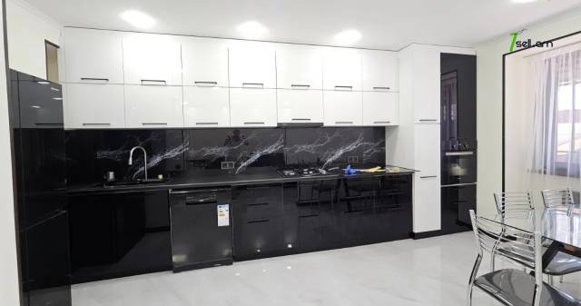 4 սենյականոց բնակարան Րաֆֆու փողոցում, 90 քմ, 2/9 հարկ, կապիտալ վերանորոգված