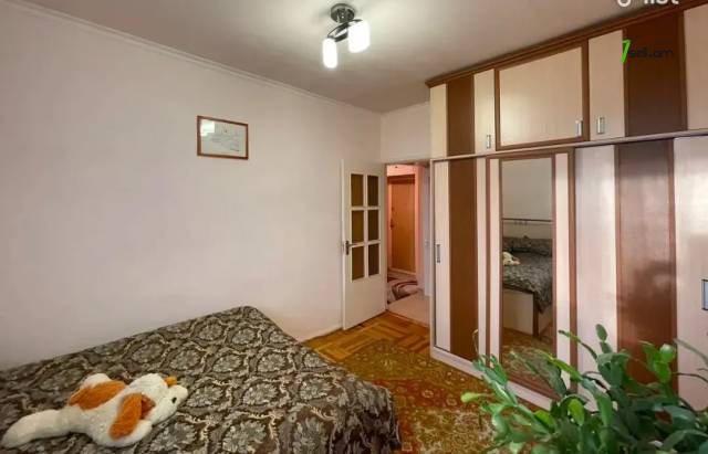 3 սենյականոց բնակարան Էզրաս Հասրաթյան փողոցում, 60 քմ, նախավերջին հարկ, կոսմետիկ վերանորոգում