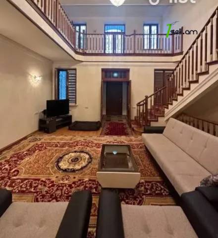 Երեք հարկանի տուն Բագրևանդի փողոցում Նոր Նորքում, 1800 ք.մ., մեծ հողամաս, եվրովերանորոգված