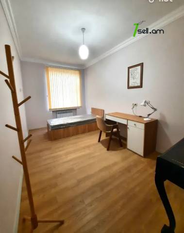 3 սենյականոց բնակարան Մանանդյանի փողոցում, 80 ք.մ., 2 սանհանգույց, բարձր առաստաղներ