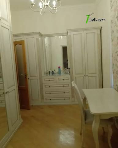 4 սենյականոց բնակարան Հովհաննես Թումանյանի փողոցում, 107 ք.մ., բարձր առաստաղներ, 2/5 հարկ