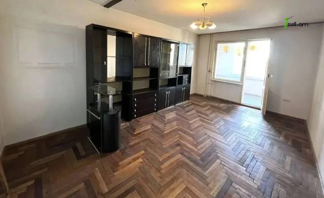 3 սենյականոց բնակարան Կիևյան փողոցում, 78 ք.մ., 2 սանհանգույց, 5/9 հարկ, քարե շենք