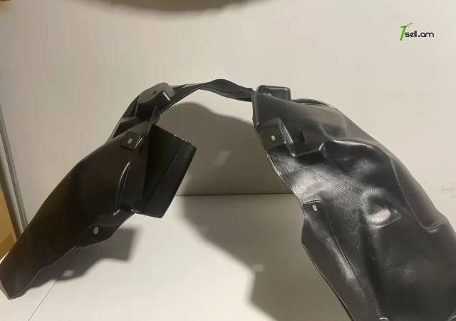 Jeep Compass ձախ կռիլոյի զաշիտնիկ